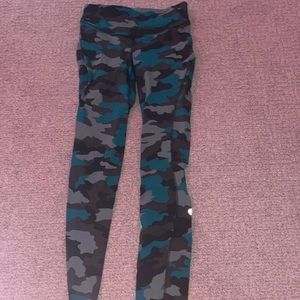 base pace lululemon 28” leggings size 6